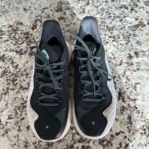 Under Armour Steph Curry Basketball Shoes, size 6Y (or size 7 women)